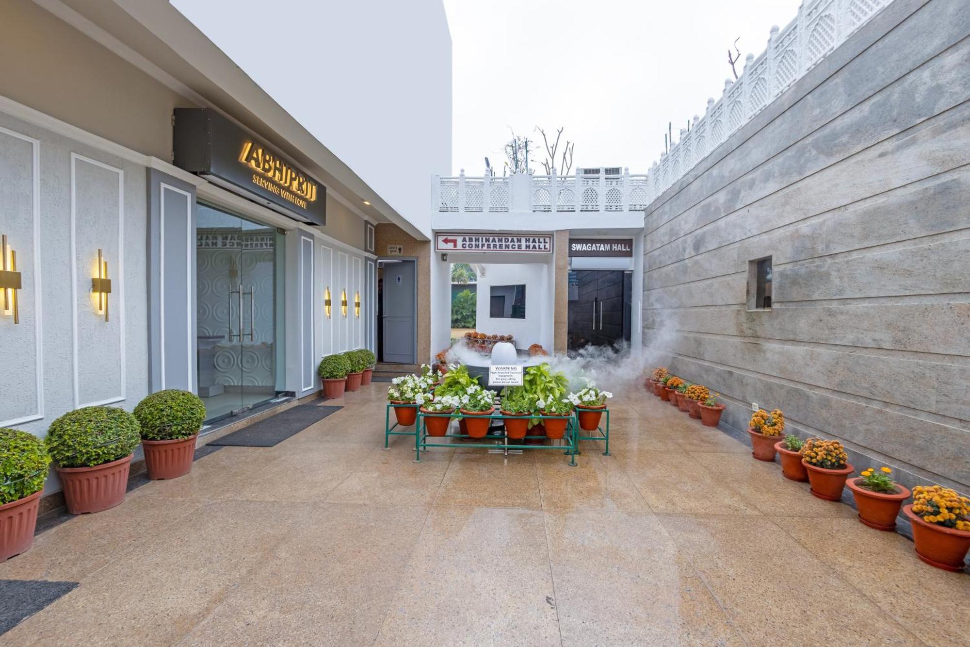 Aapno Ghar Resort & Amusement Park Gurgaon Exteriör bild