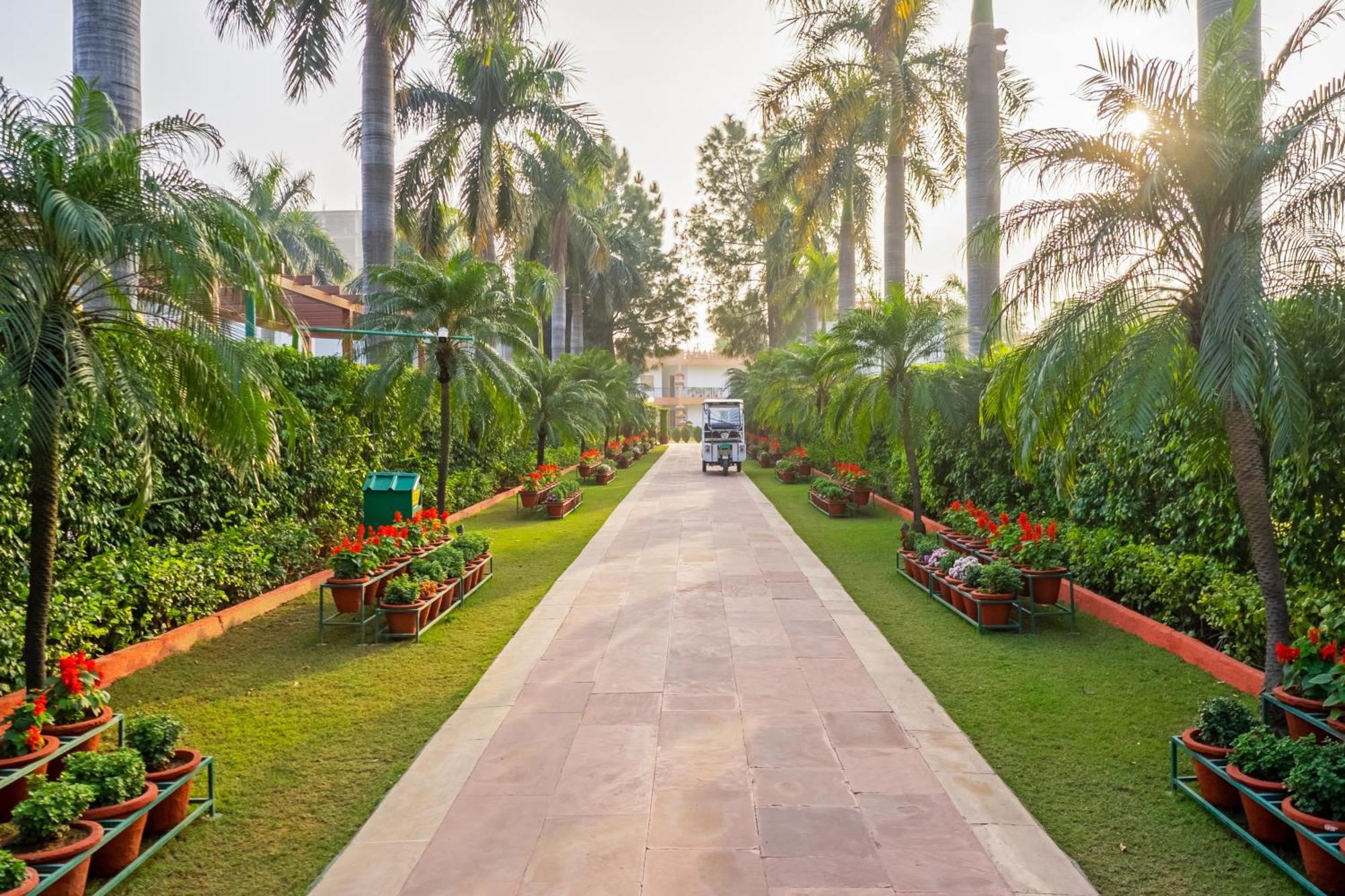 Aapno Ghar Resort & Amusement Park Gurgaon Exteriör bild