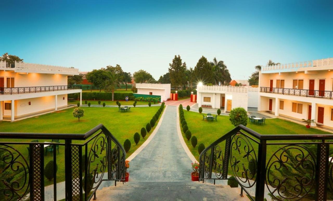 Aapno Ghar Resort & Amusement Park Gurgaon Exteriör bild